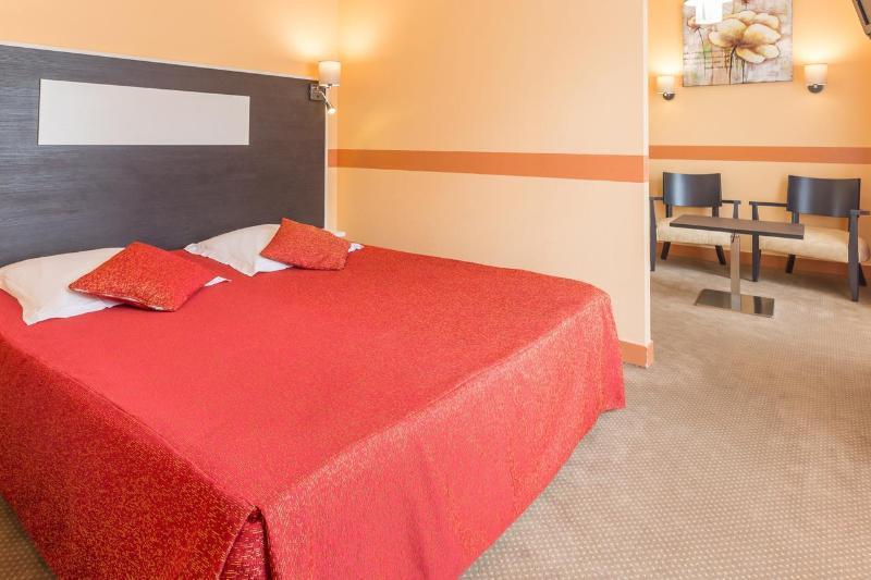 Logis Hotel D'Angleterre Saint-Calais Buitenkant foto