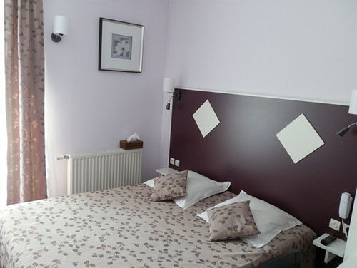 Logis Hotel D'Angleterre Saint-Calais Buitenkant foto